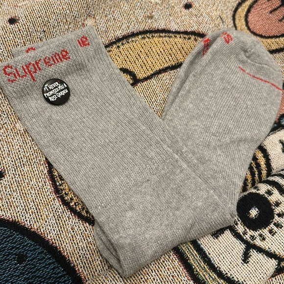 Supreme Bundle - Pair or Supreme Hanes Socks (nwot) and Supreme Pin (nwot) - Picture 1 of 5